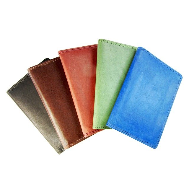 barevné peněženky
