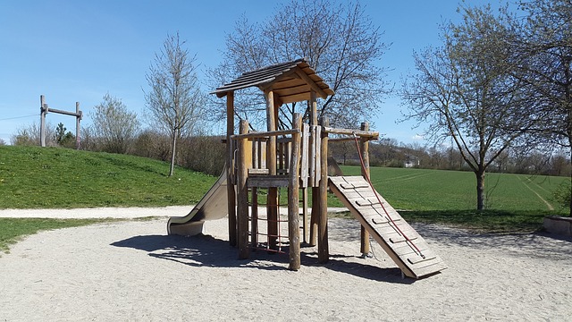 dřevěné dětské hřiště